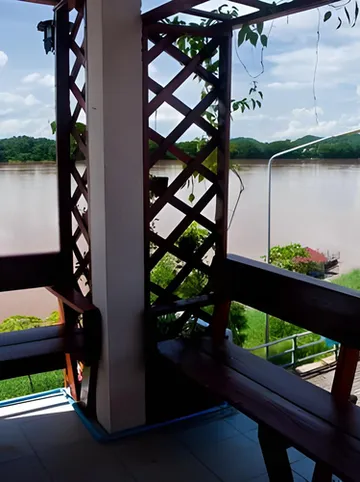 รูปภาพของบ้านริมโขง