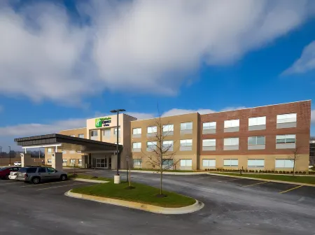 Holiday Inn Express & Suites Alpena - Downtown by IHG Отели в г. Алпена Тауншип