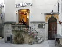 La Grotta Hotel Hotels near Casa del Castello di Città