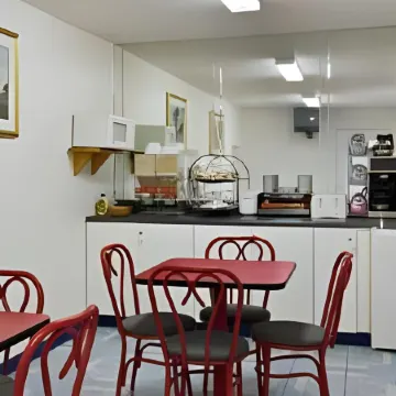 Super 8 by Wyndham Warner Robins