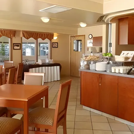Super 8 by Wyndham Fort St. John BC