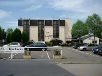 Logis Hotel Noemys Brive - Restaurant le Teinchurier - Parking