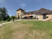Logis Hotel-Restaurant les Collines 59 Route des crêtes Hotel a Terrasson-Lavilledieu