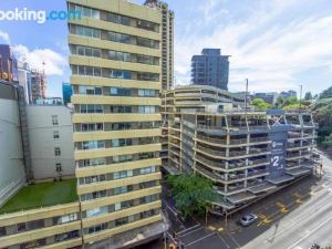 Central Auckland 1-Bedroom Apartment