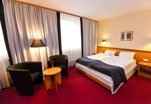 4. 호텔 말리노프스..