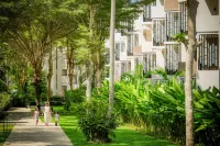 Le Méridien Phuket Mai Khao Beach Resort Hotel dekat Mai Khao Beach