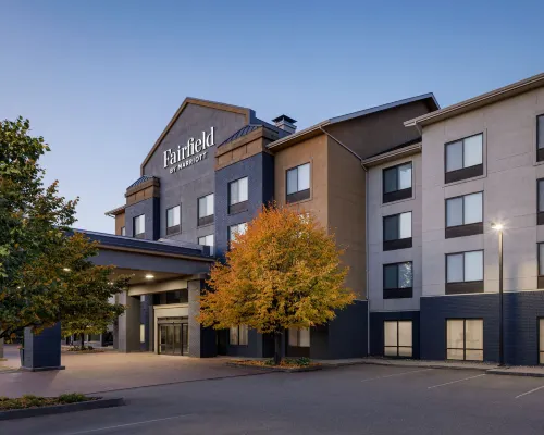 Fairfield Inn & Suites Kelowna Hotels near Black Mountain