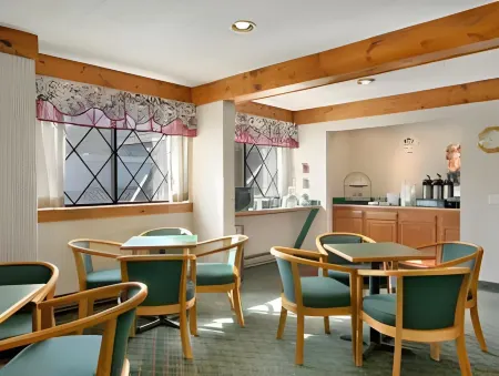 Super 8 by Wyndham Oneonta/Cooperstown