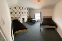 Southgate Lodge - Single/Twin, Double and Family Rooms Hotels in 