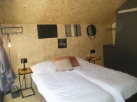 Solo Retreat 2 فنادق في Hoogeveen
