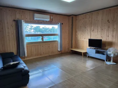 Gochang Star Sea Pension Отели рядом с достопримечательностью «Chan Yun Temple»