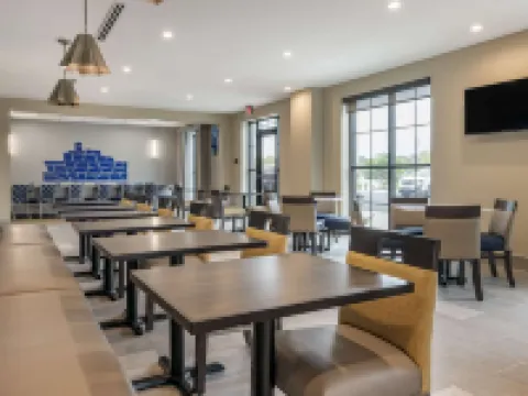 Comfort Inn & Suites Jacksonville - Orange Park Near Naval Air Station Hotels in Duval County