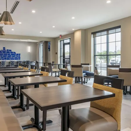 Comfort Inn & Suites Jacksonville - Orange Park Near Naval Air Station