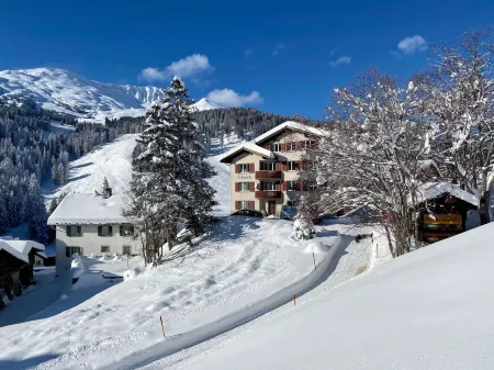 Bellavista 4 Отели в г. Курвальден