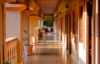 Mvt Guesthouse & Restaurant Các khách sạn ở Vrindavan