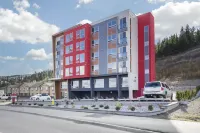 The Hue Hotel, Ascend Hotel Collection Hotels in Kamloops