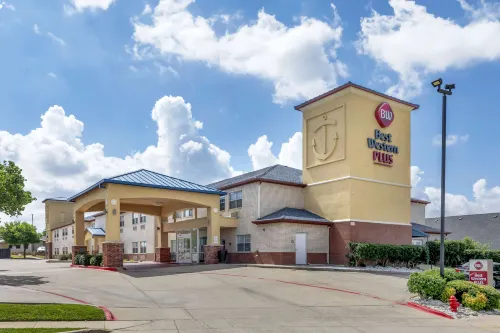 Best Western Plus Lake Worth Inn  Suites - parking