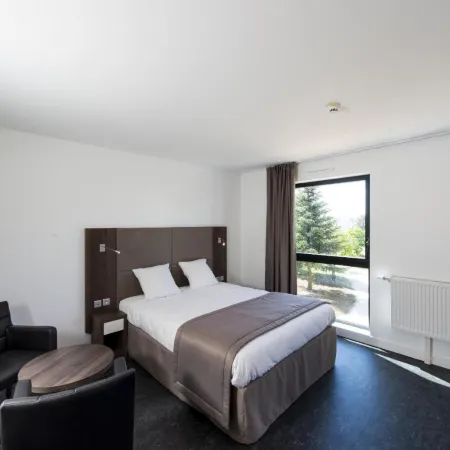 Adonis Dijon Maison Internationale