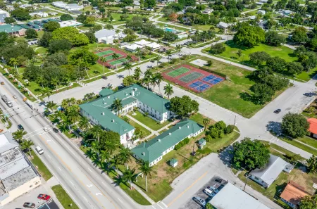 Americas Best Value Inn Historic Clewiston Inn Отели в г. Кльюистон