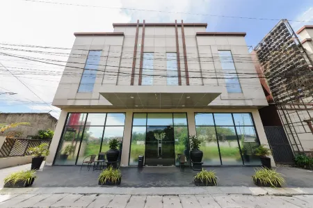 RedDoorz Plus Near Universitas Sumatera Utara Отели в г. Padang Bulan Selayang II