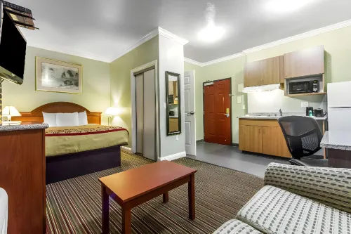 Rodeway Inn & Suites