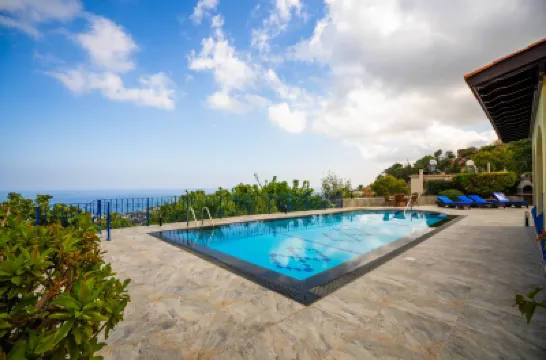 Villa Jewel with Private Pool and Sea View Hotels in 