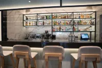 Zoe Seaside Resort - bar