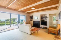 Anglesea Outlook Hotels near Anglesea Golf Club