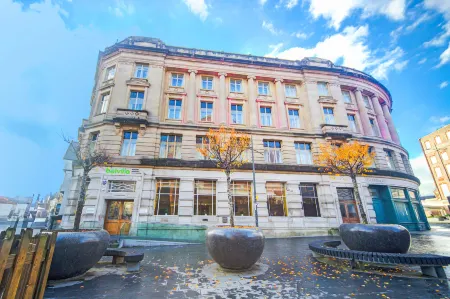 Belvilla Newport City Centre Hotel - Lifestyle Отели в г. Кумбран