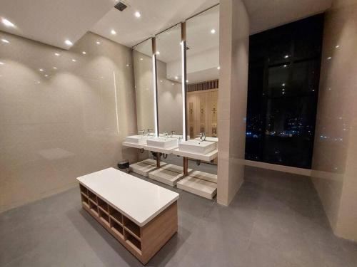 D1mension 3BR Luxury Condo City Center in Dist 1_5