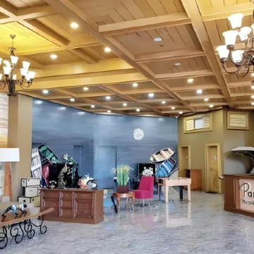 Paragon Hotel and Suites