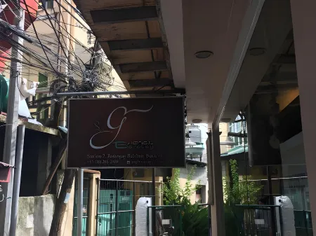 RedDoorz @ Sir G Hotel D'Mall Boracay
