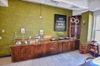 大章克申市中心/歷史主街萬楓酒店及套房 - 早餐