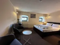Amara.Festsaal.Gasthaus.Pension فنادق في Neuklingenberg
