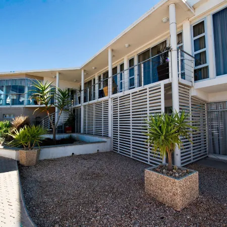 Protea Hotel Windhoek Fürstenhof Отели в г. Виндхук