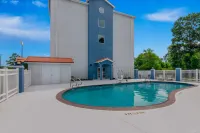 Baymont by Wyndham Conroe - Pools