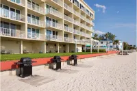 Beach front condo with balcony