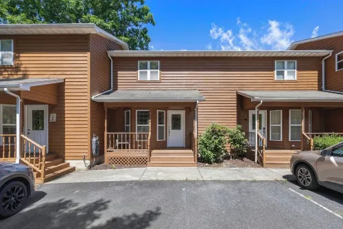 Lovely 2-Bedroom 2.5 Bath Home with Golf Course & Mountain View! Washer & Dryer!