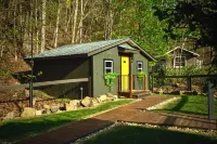 Crescent Moon: Hot Tub, Arcade, Dogs, EV Charger, Minutes from Shenandoah - WiFi
