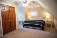 “Whole Home Near Roanoke • Ideal 10+ Night Stay - VT, Hollins Liberty Graduation