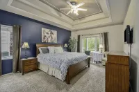 Large Cozy Retreat in West Omaha, Family Friendly with Game Rec Room!