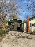 Adorable 2 Bedroom Cottage 3 blocks from downtown square Hotel dekat Bandara Boone County