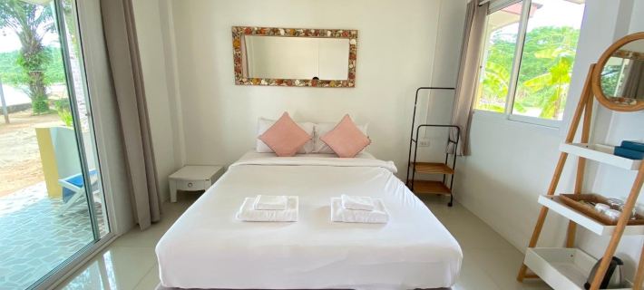 Issara Beach Resort Hotels in Sichon
