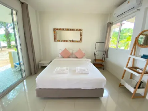 Issara Beach Resort Hotels near Hat Sichon (Beach)