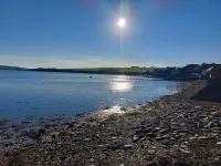 Unique Seaside Cottage in a picturesque village . Hotels in Orkney