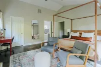 Twin Ponds: King Beds, Hot Tub, Gameroom, 75" TV, Foosball, Air Hockey, PingPong