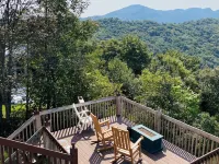 Peaks at Windy Knob Hotel di Seven Devils