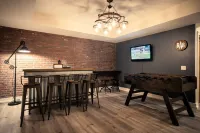 MarinaResort/2SpaciousLivingRoom/gameRMBar/