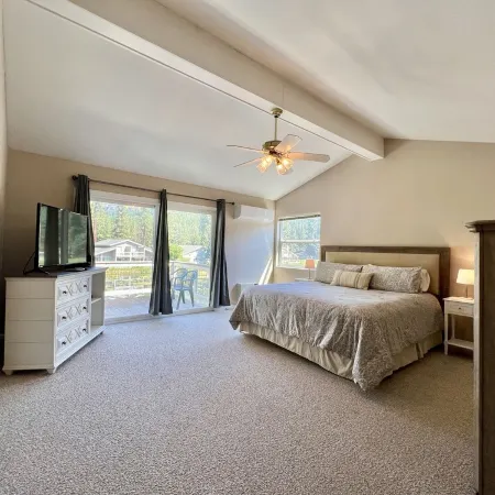 Cozy Townhome on Plumas Pines