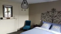 Appartement Typique de 54 m², Plein Centre au Calme